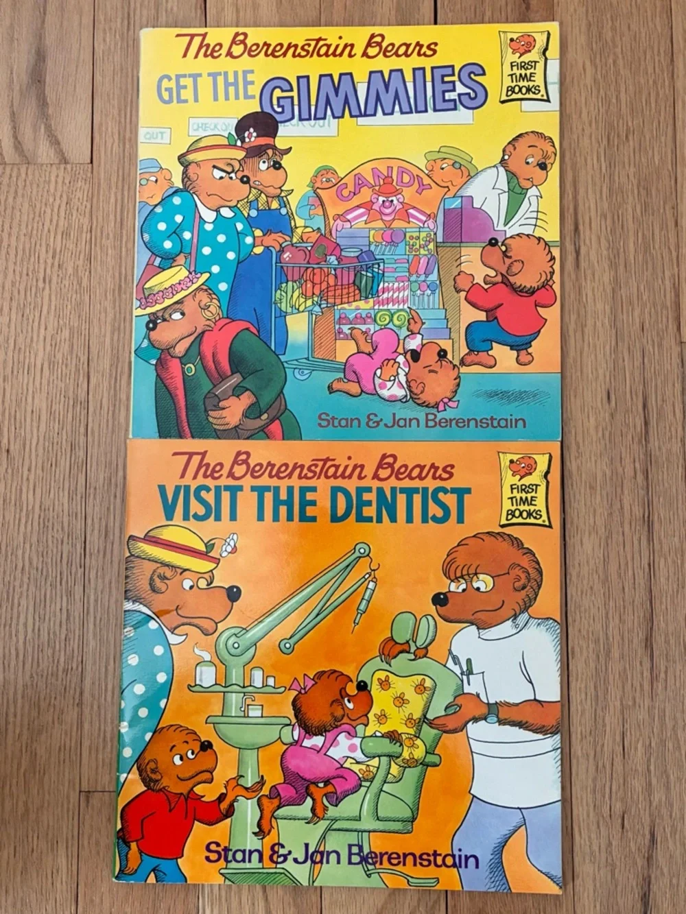 The Berenstain Bears, 2 FIRST TIME BOOKS, Softcover, with 2 Hand Puppets, 1980s